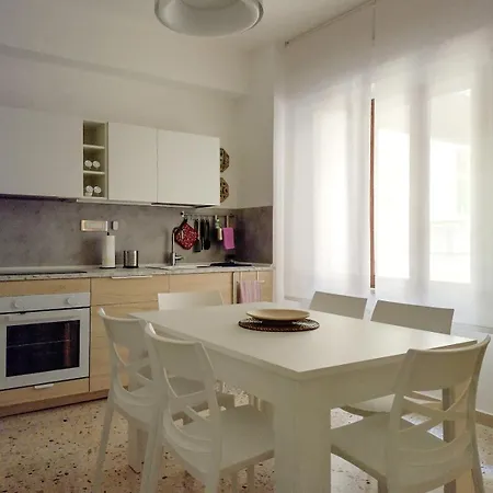 Limoni Apartment, A Due Passi Dal Mare